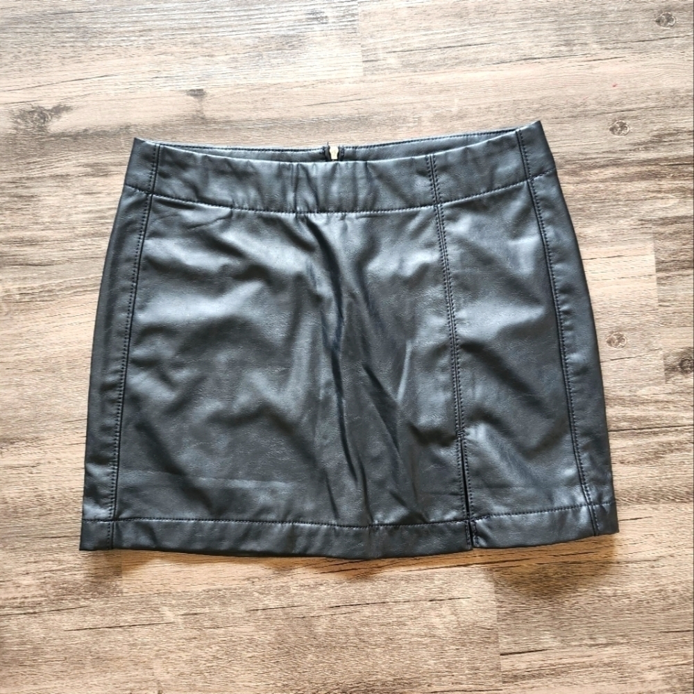 NWT American Eagle Black Faux Leather High Rise Mini Skirt - Picture 3 of 6